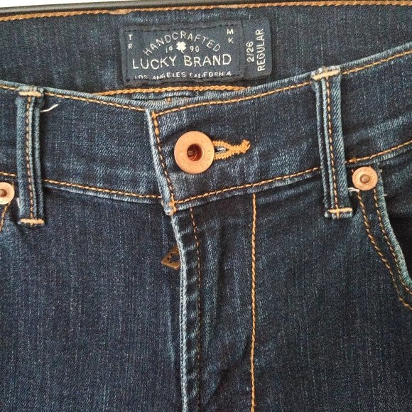 💥 EUC Lucky Brand Sweet'N Low Dark Wash Jeans - Picture 2 of 6